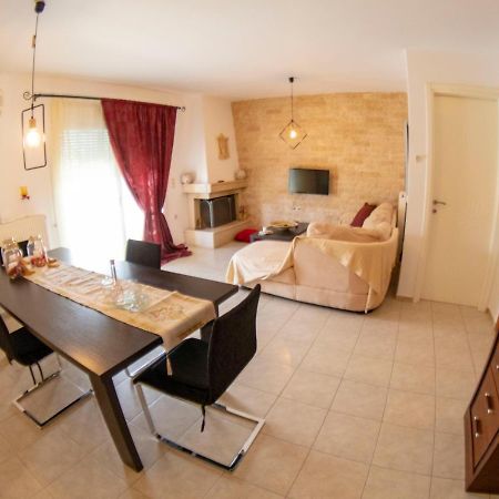 A Quiet Apartment Close To The Sea Goúvai Luaran gambar