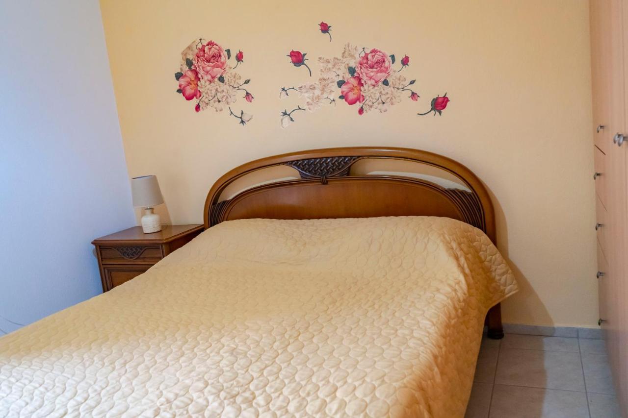 A Quiet Apartment Close To The Sea Goúvai Luaran gambar