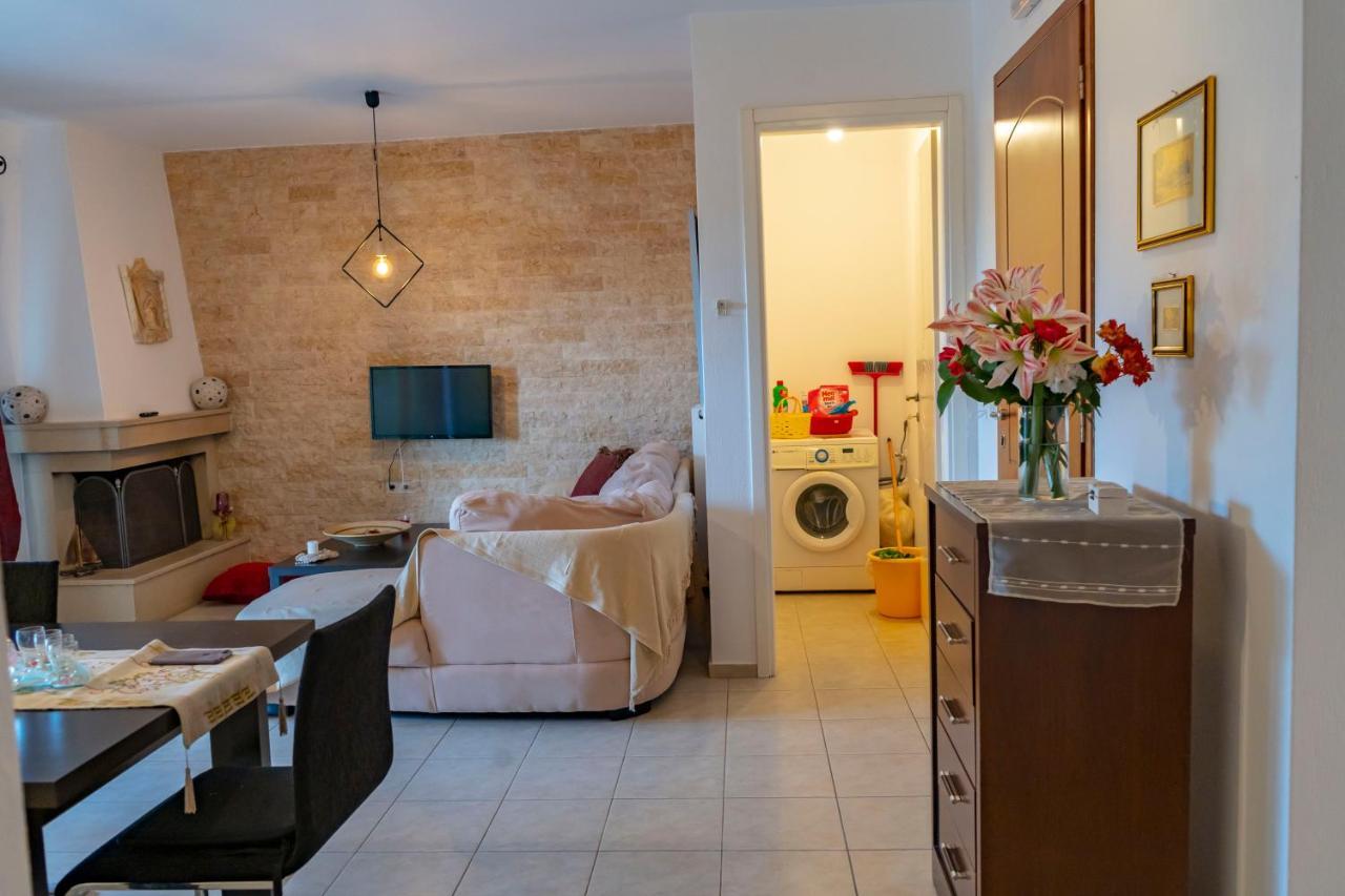 A Quiet Apartment Close To The Sea Goúvai Luaran gambar