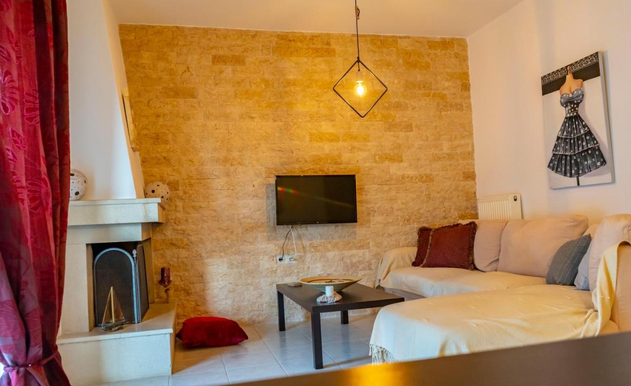 A Quiet Apartment Close To The Sea Goúvai Luaran gambar