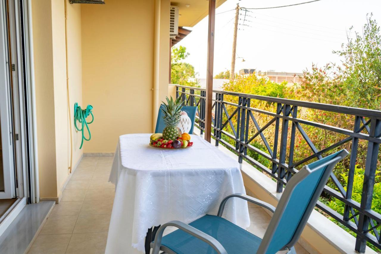 A Quiet Apartment Close To The Sea Goúvai Luaran gambar